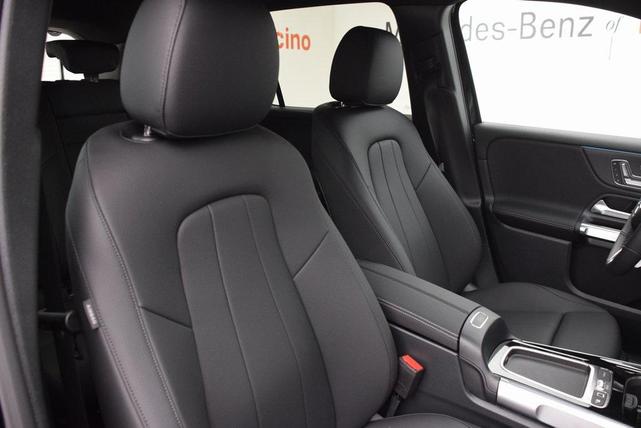Photo of 2025 Night Black Mercedes-Benz GLB 250