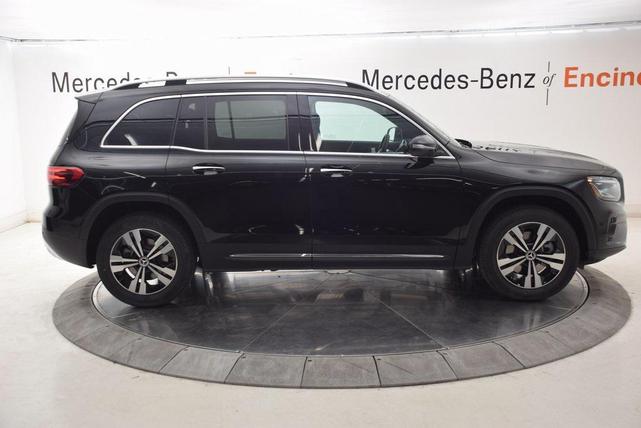 Photo of 2025 Night Black Mercedes-Benz GLB 250