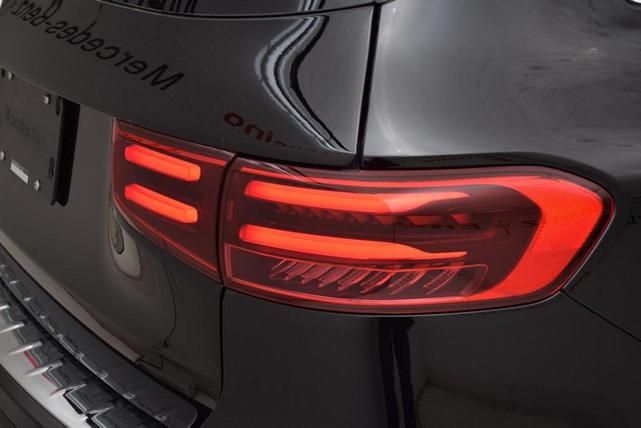 Photo of 2025 Night Black Mercedes-Benz GLB 250
