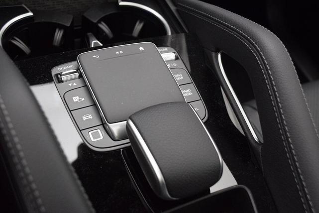 Photo of 2025 Polar White Mercedes-Benz GLE 350