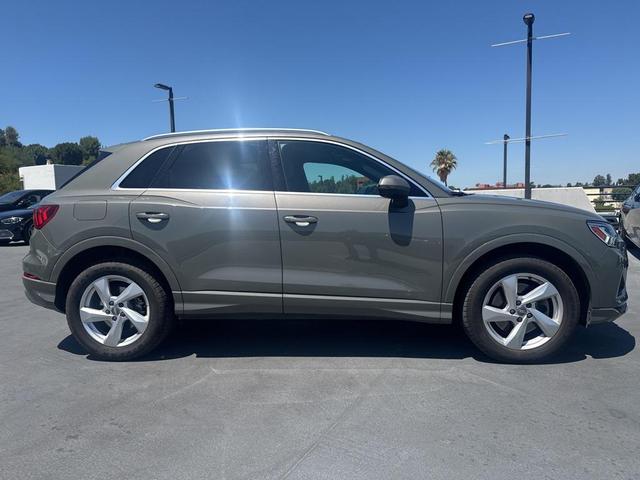 Photo of 2019 Chronos Gray Metallic Audi Q3