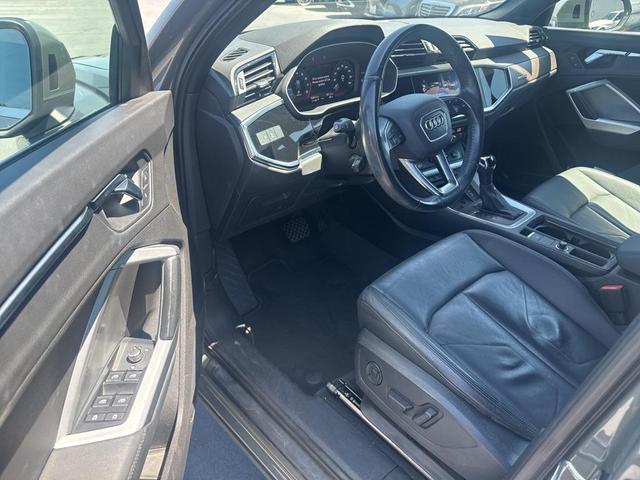 Photo of 2019 Chronos Gray Metallic Audi Q3