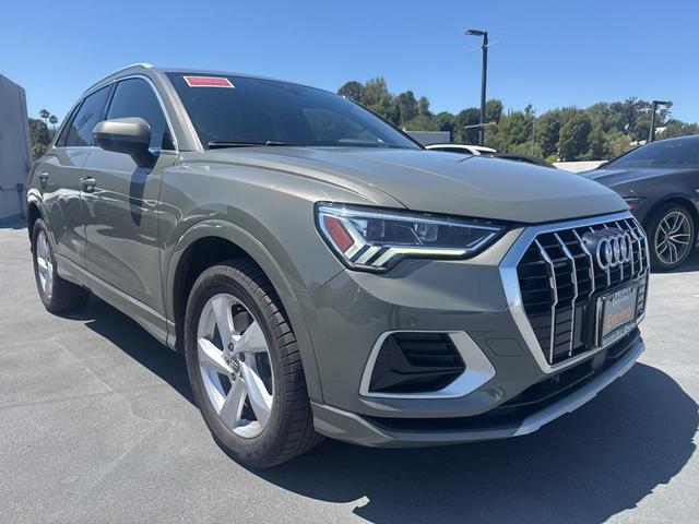 Photo of 2019 Chronos Gray Metallic Audi Q3