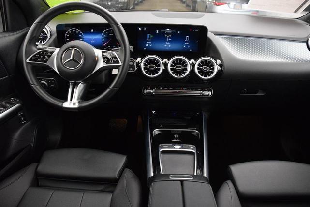 Photo of 2025 Night Black Mercedes-Benz GLA 250