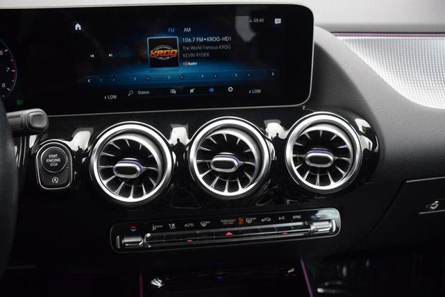 Photo of 2021 Night Black Mercedes-Benz GLA 250