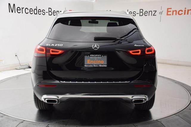 Photo of 2021 Night Black Mercedes-Benz GLA 250