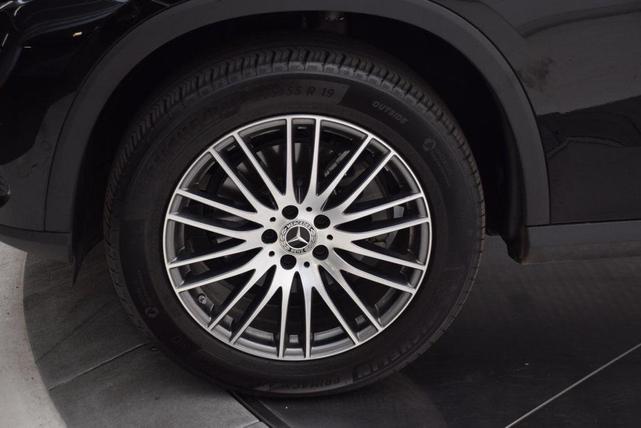 Photo of 2025 Black Mercedes-Benz GLC 300