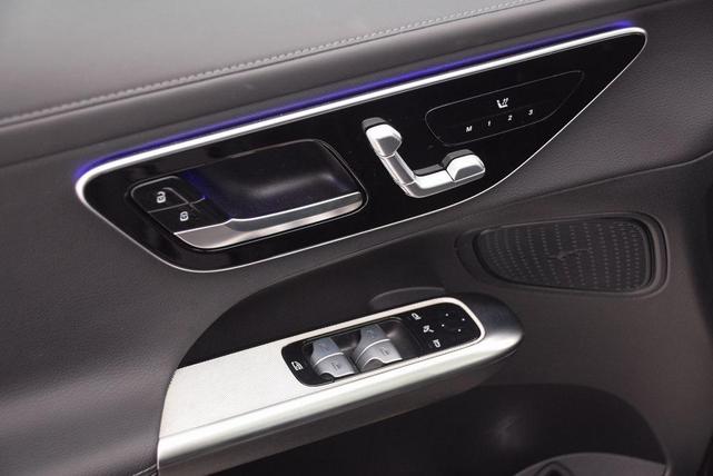 Photo of 2025 Black Mercedes-Benz GLC 300