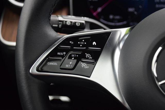 Photo of 2025 Black Mercedes-Benz GLC 300