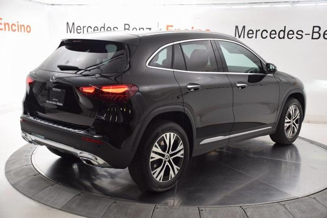 Photo of 2025 Night Black Mercedes-Benz GLA 250