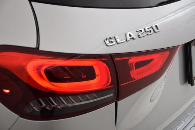 Photo of 2021 Iridium Silver Metallic Mercedes-Benz GLA 250