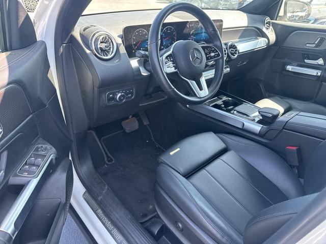 Photo of 2021 Polar White Mercedes-Benz GLB 250