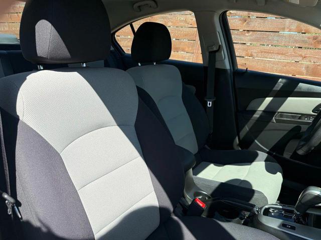 Photo of 2013 Champagne Silver Metallic Chevrolet Cruze