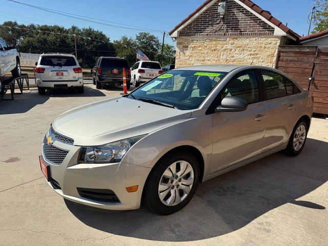 Photo of 2013 Champagne Silver Metallic Chevrolet Cruze