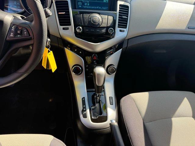 Photo of 2013 Champagne Silver Metallic Chevrolet Cruze