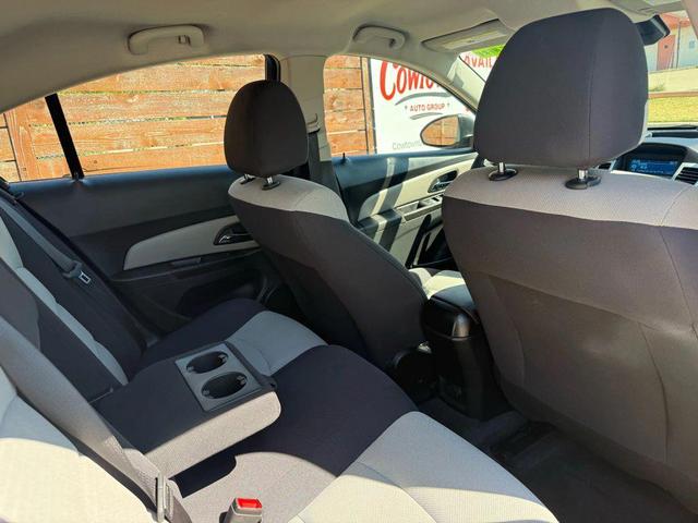 Photo of 2013 Champagne Silver Metallic Chevrolet Cruze