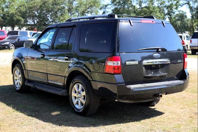 Photo of 2010 Tuxedo Black Metallic Ford Expedition