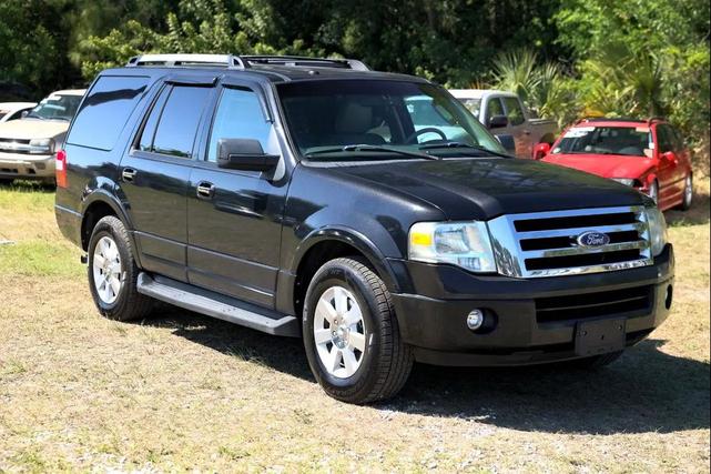 Photo of 2010 Tuxedo Black Metallic Ford Expedition