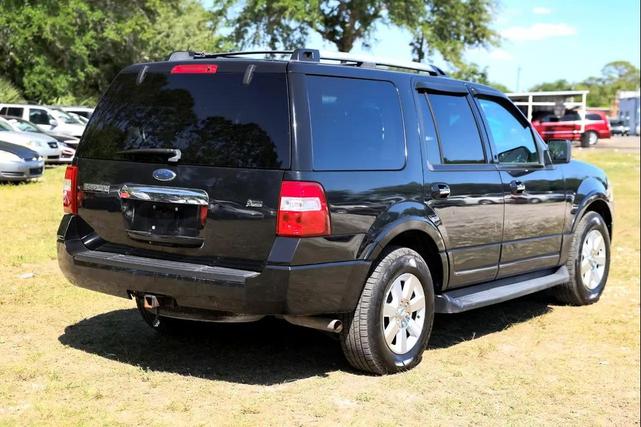 Photo of 2010 Tuxedo Black Metallic Ford Expedition