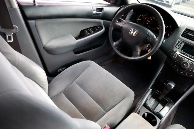Photo of 2007 Graphite Pearl Honda Accord