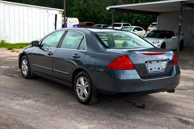 Photo of 2007 Graphite Pearl Honda Accord