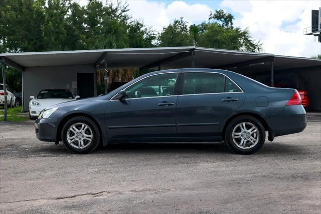 Photo of 2007 Graphite Pearl Honda Accord