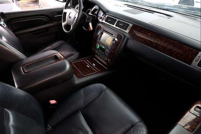 Photo of 2011 BLACK GMC Yukon