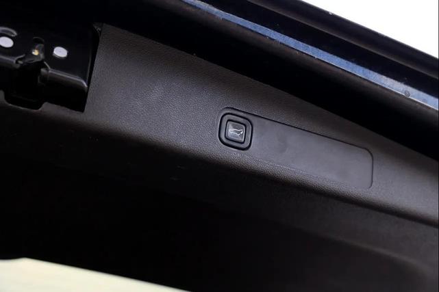 Photo of 2011 BLACK GMC Yukon