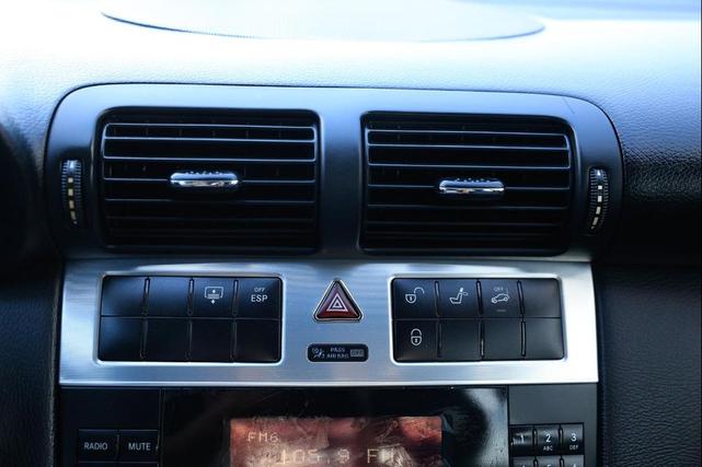 Photo of 2006 BLACK Mercedes-Benz C-Class