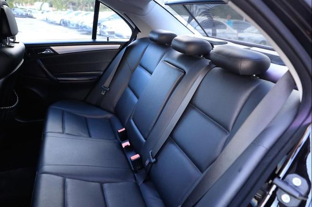 Photo of 2006 BLACK Mercedes-Benz C-Class