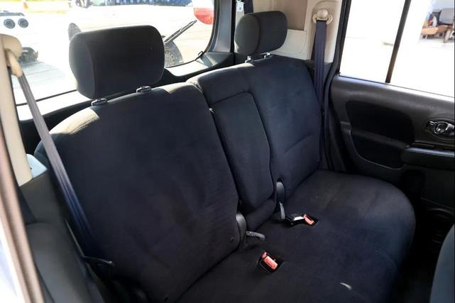 Photo of 2014 GRAY Nissan Cube