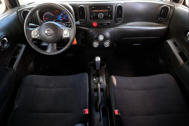 Photo of 2014 GRAY Nissan Cube