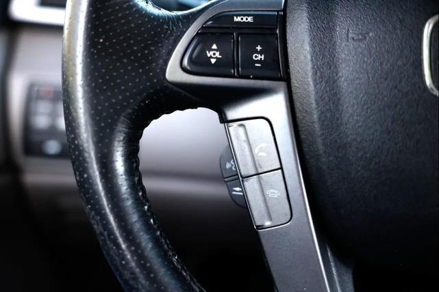 Photo of 2012 Polished Metal Metallic Honda Odyssey
