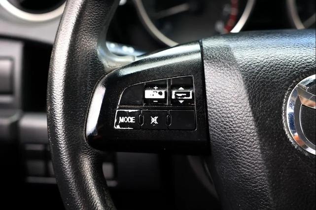 Photo of 2012 Liquid Silver Mazda Mazda5