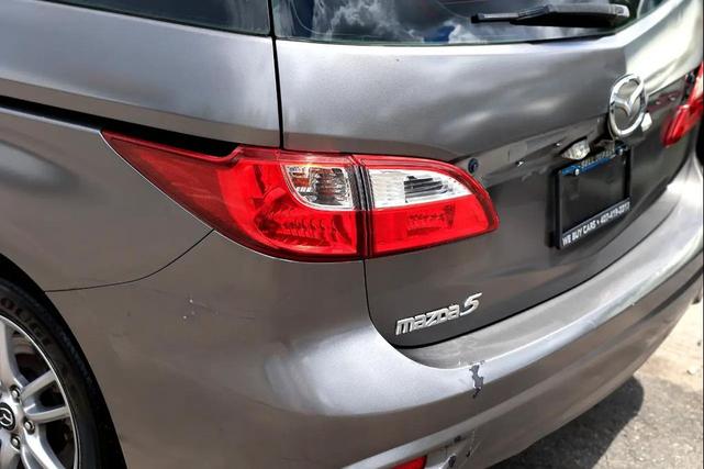 Photo of 2012 Liquid Silver Mazda Mazda5