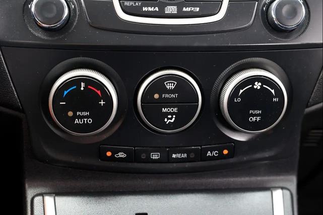 Photo of 2012 Liquid Silver Mazda Mazda5