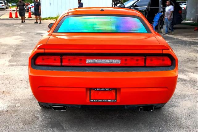 Photo of 2010 RED Dodge Challenger