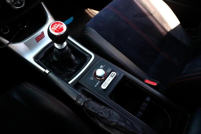 Photo of 2011 Satin White Pearl Subaru Impreza WRX STi