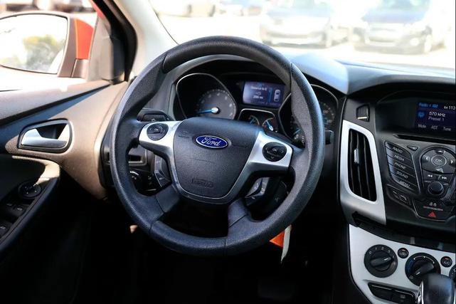 Photo of 2013 RED Ford Focus