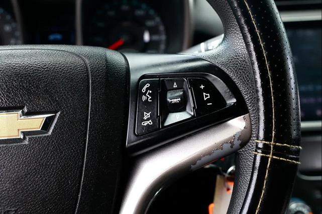 Photo of 2015 Champagne Silver Metallic Chevrolet Malibu
