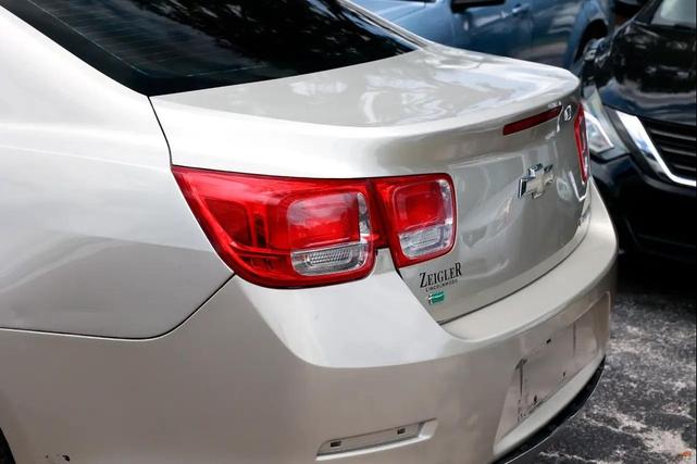 Photo of 2015 Champagne Silver Metallic Chevrolet Malibu