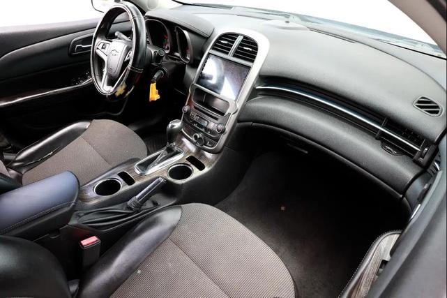 Photo of 2015 Champagne Silver Metallic Chevrolet Malibu