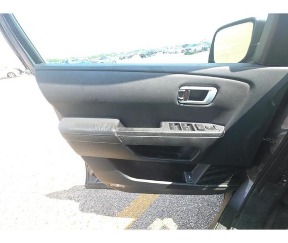Photo of 2015 GRAY Honda Pilot