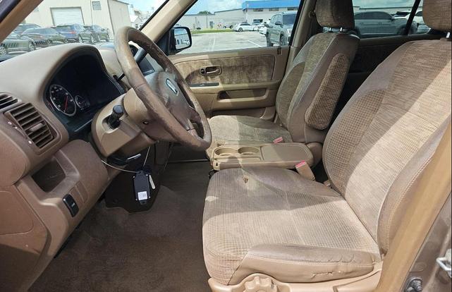 Photo of 2004 GOLD Honda CR-V