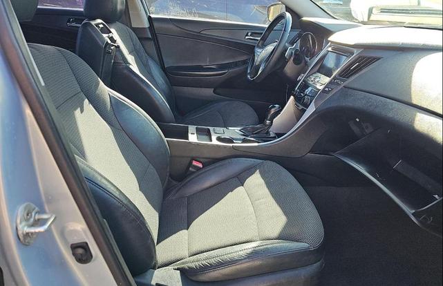 Photo of 2013 Radiant Silver Metallic Hyundai SONATA