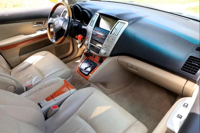 Photo of 2008 Crystal White Lexus RX 400h