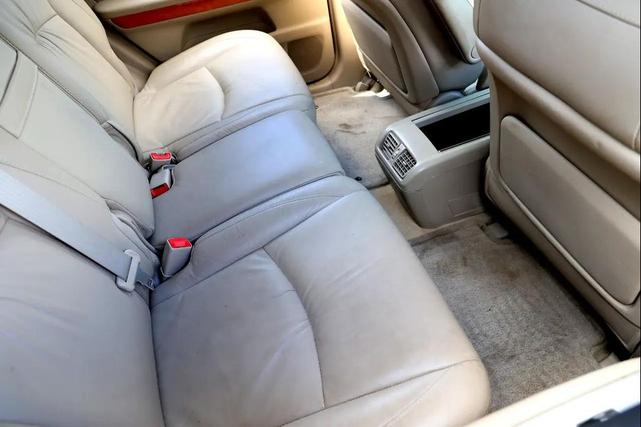 Photo of 2008 Crystal White Lexus RX 400h