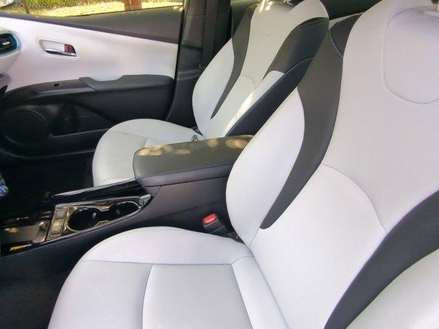 Photo of 2019 Classic Silver Metallic Toyota Prius