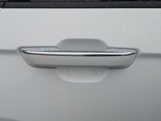 Photo of 2022 Bright White Clearcoat Jeep Grand Cherokee L