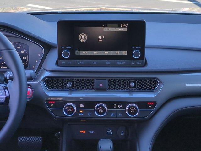 Photo of 2025 Lunar Silver Metallic Acura Integra